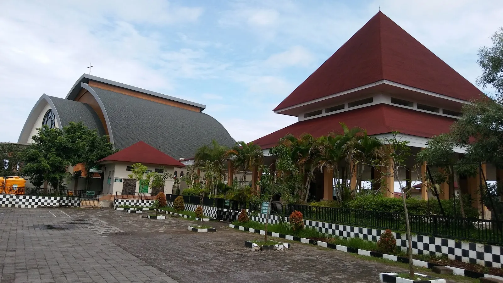 Masjid Agung Palapa — Mosque
