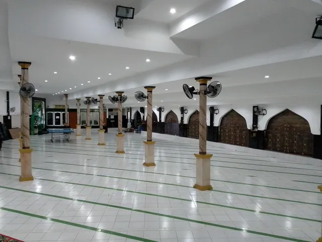 Masjid Raya Istiqomah — Masjid, Kuta & Legian