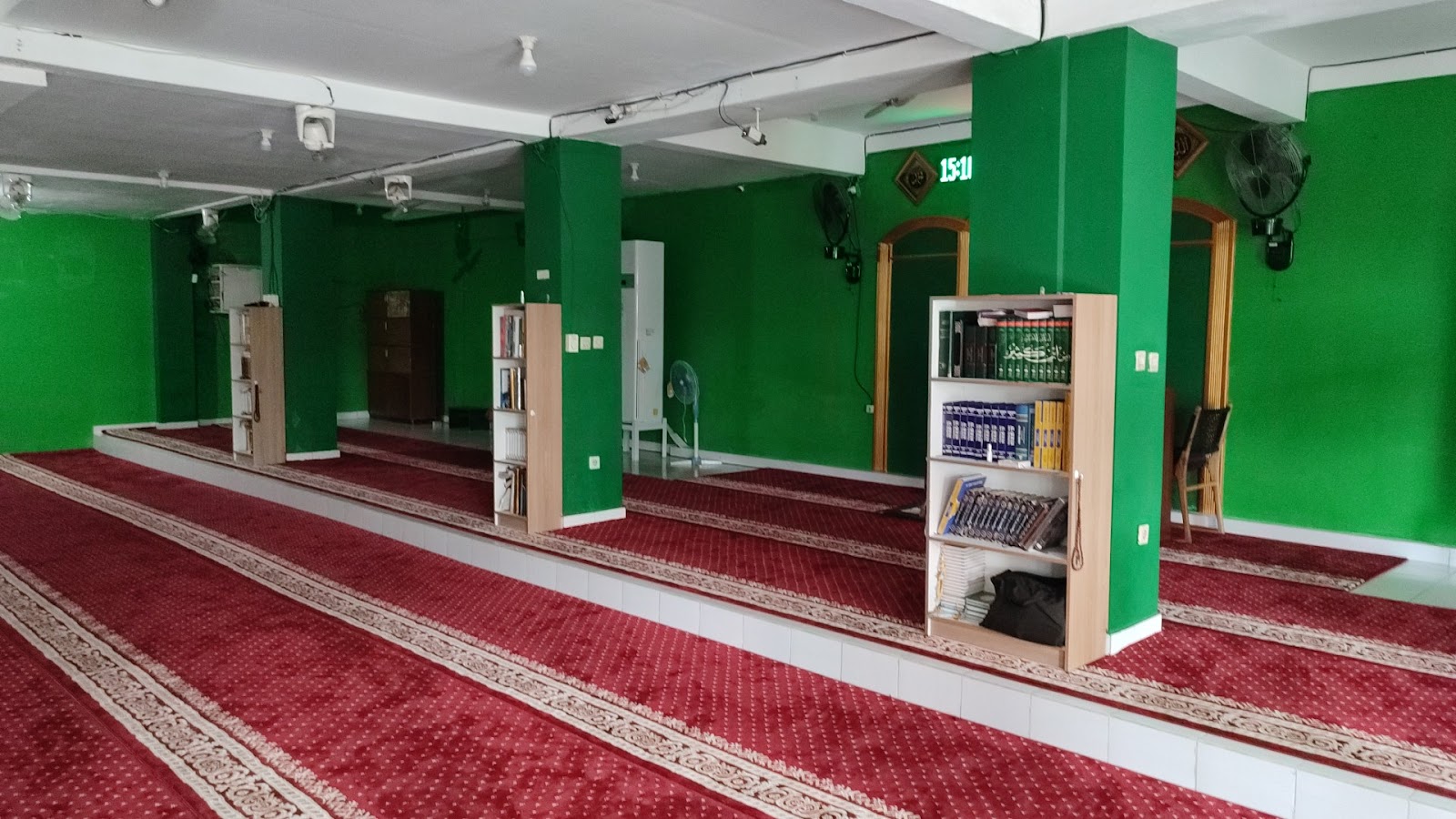 Musholla Puri Gading Jimbaran — Prayer room