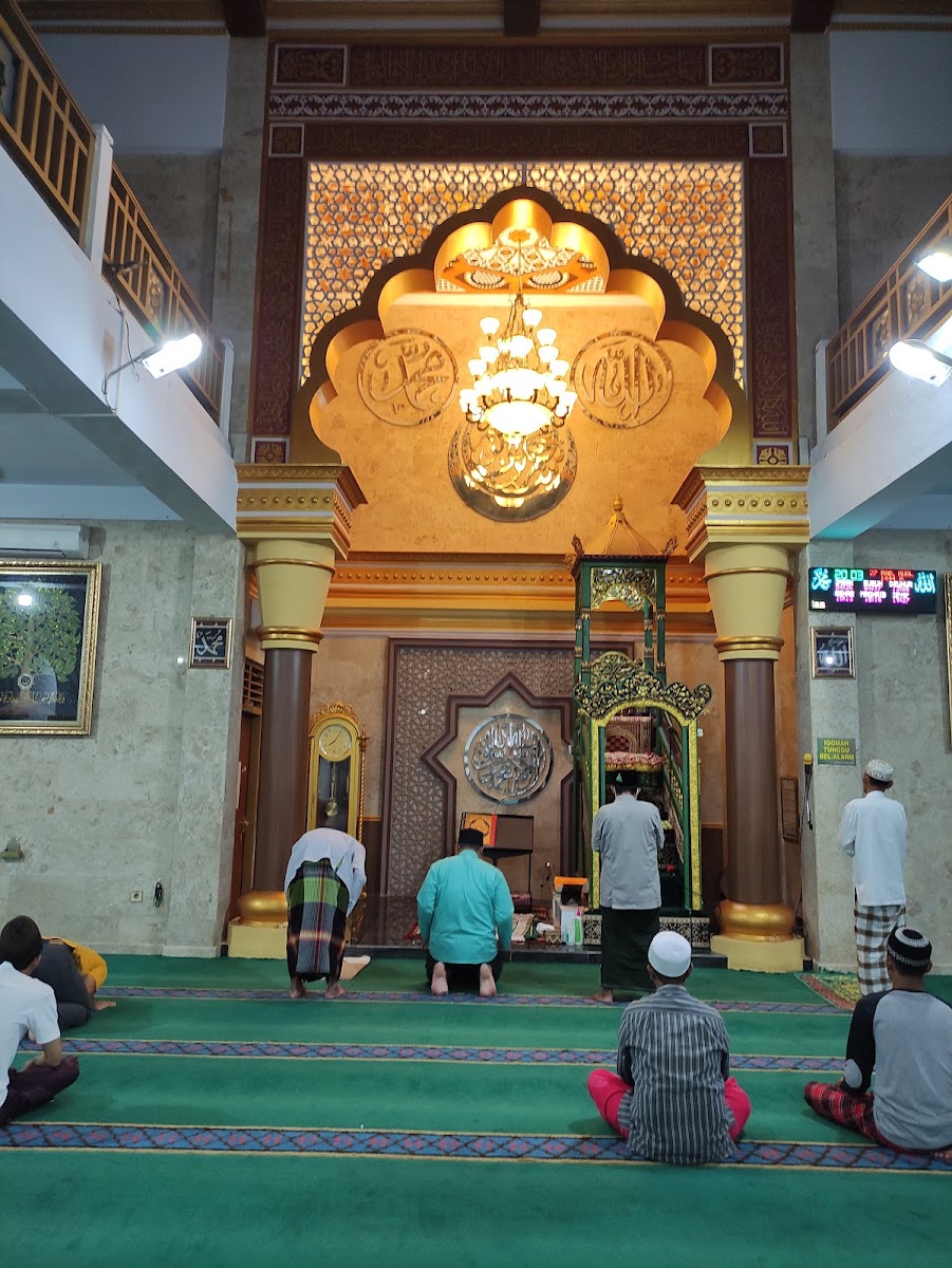 Masjid Besar Al-Muhajirin Kepaon — Masjid in Jl. Raya Pemogan, Gang Masjid Kampung Islam Kepaon, Pemogan, Denpasar Selatan, Kota Denpasar, Bali 80221