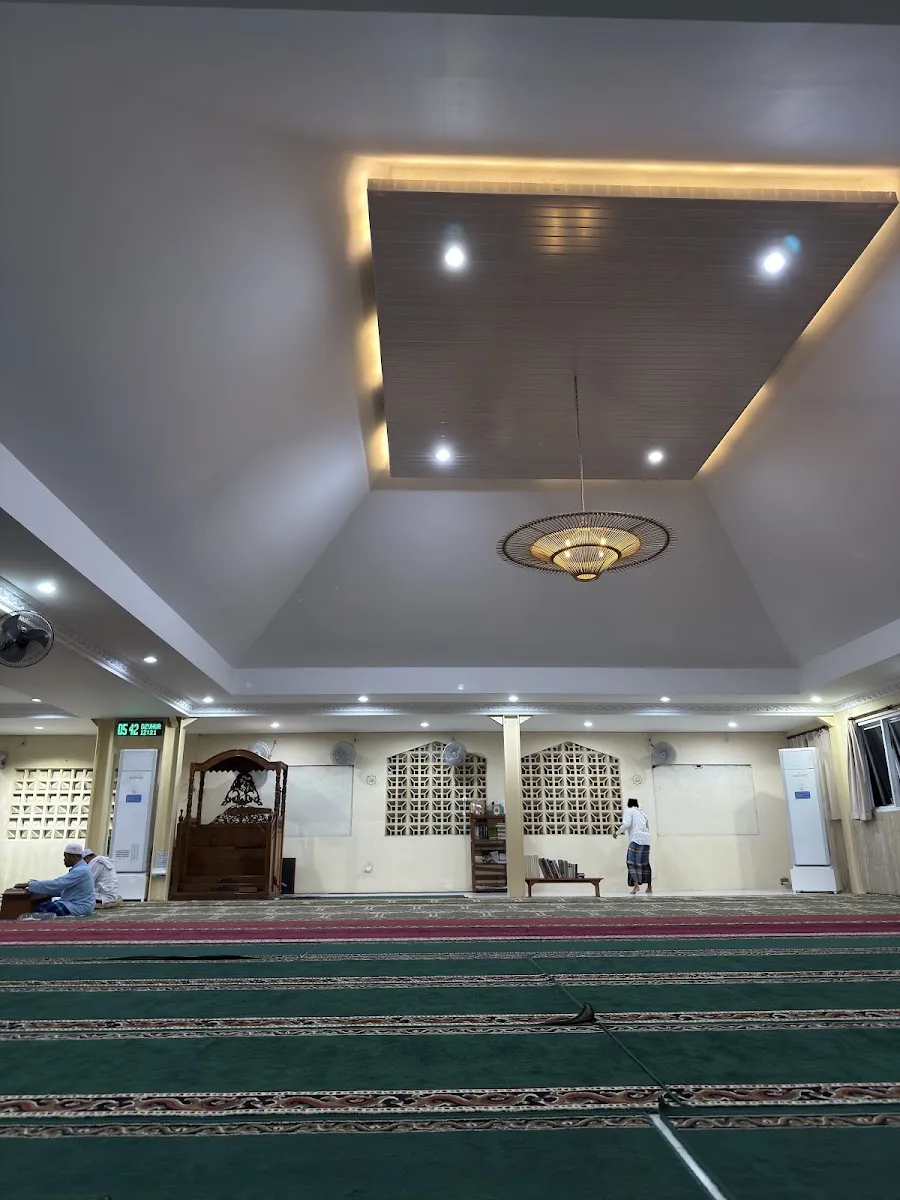 Masjid At-Taqwa Seminyak — Mosque