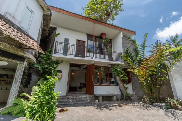 The Onion Co - Halal — halal International restaurant in Ubud — 4