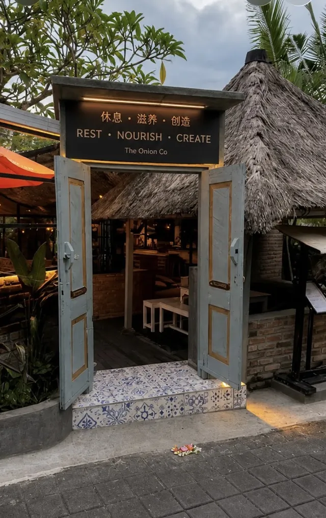 The Onion Co - Halal — halal International restaurant in Ubud — 2