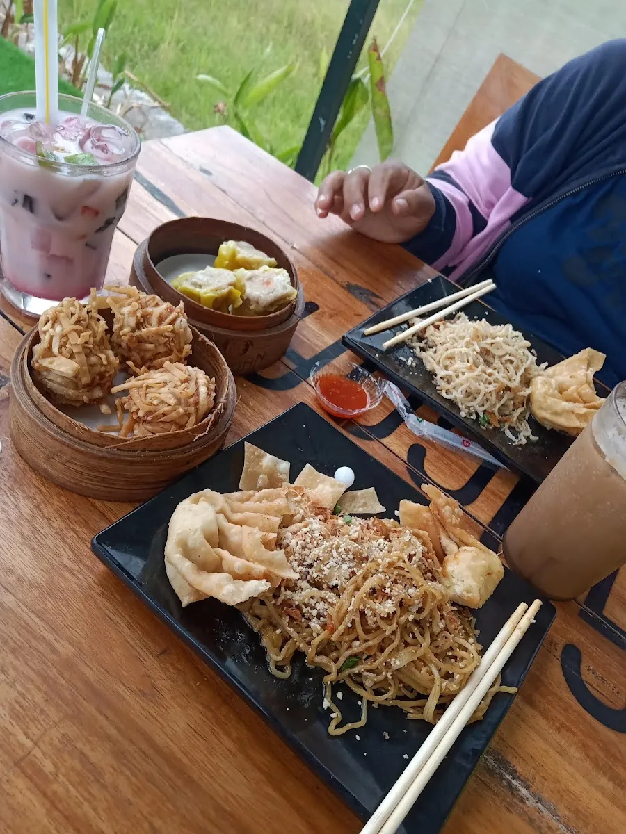 Mie Gacoan Singaraja — halal Indonesian restaurant in Bali — 2