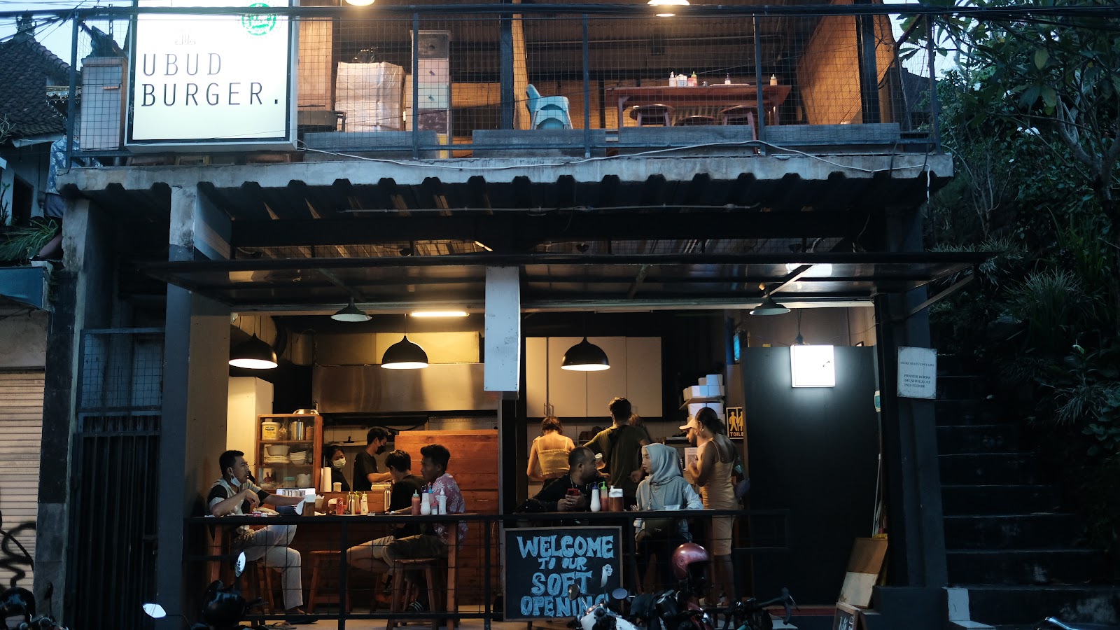 Halal Ubud Burger — halal Western restaurant in Ubud, Bali